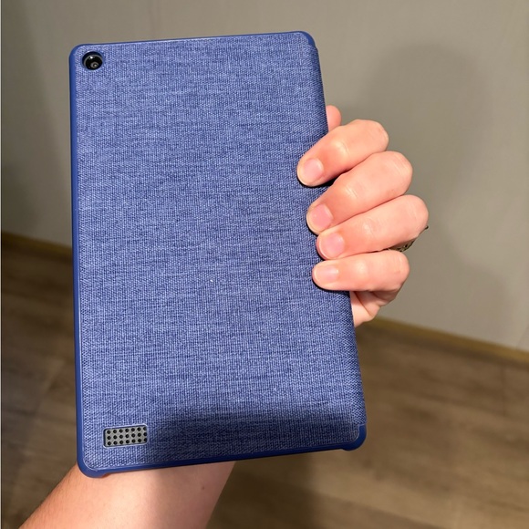 Amazon Fire Tablet - Picture 2 of 5